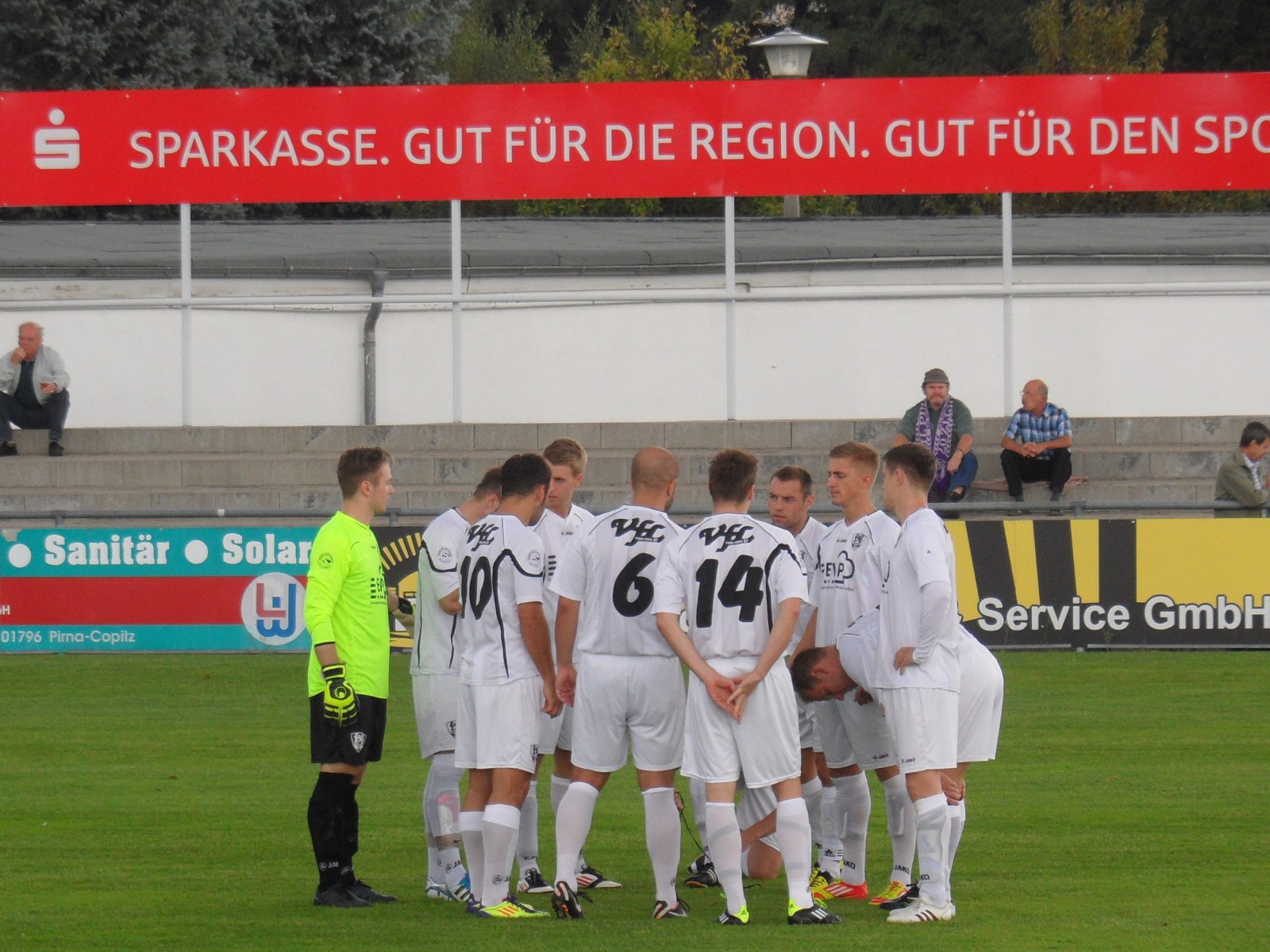 VfL gegen Mittweida: Die Copitzer stimmen sich ein. Foto: VfL/rz