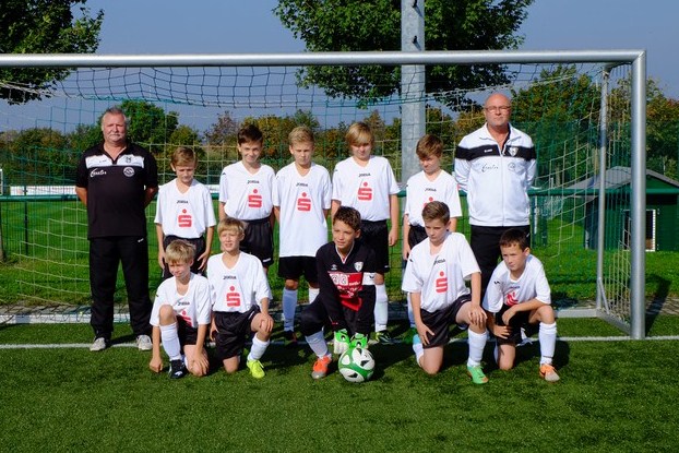 Freude am Kicken: Die D2-Junioren 2014/2015 des VfL Pirna-Copitz.