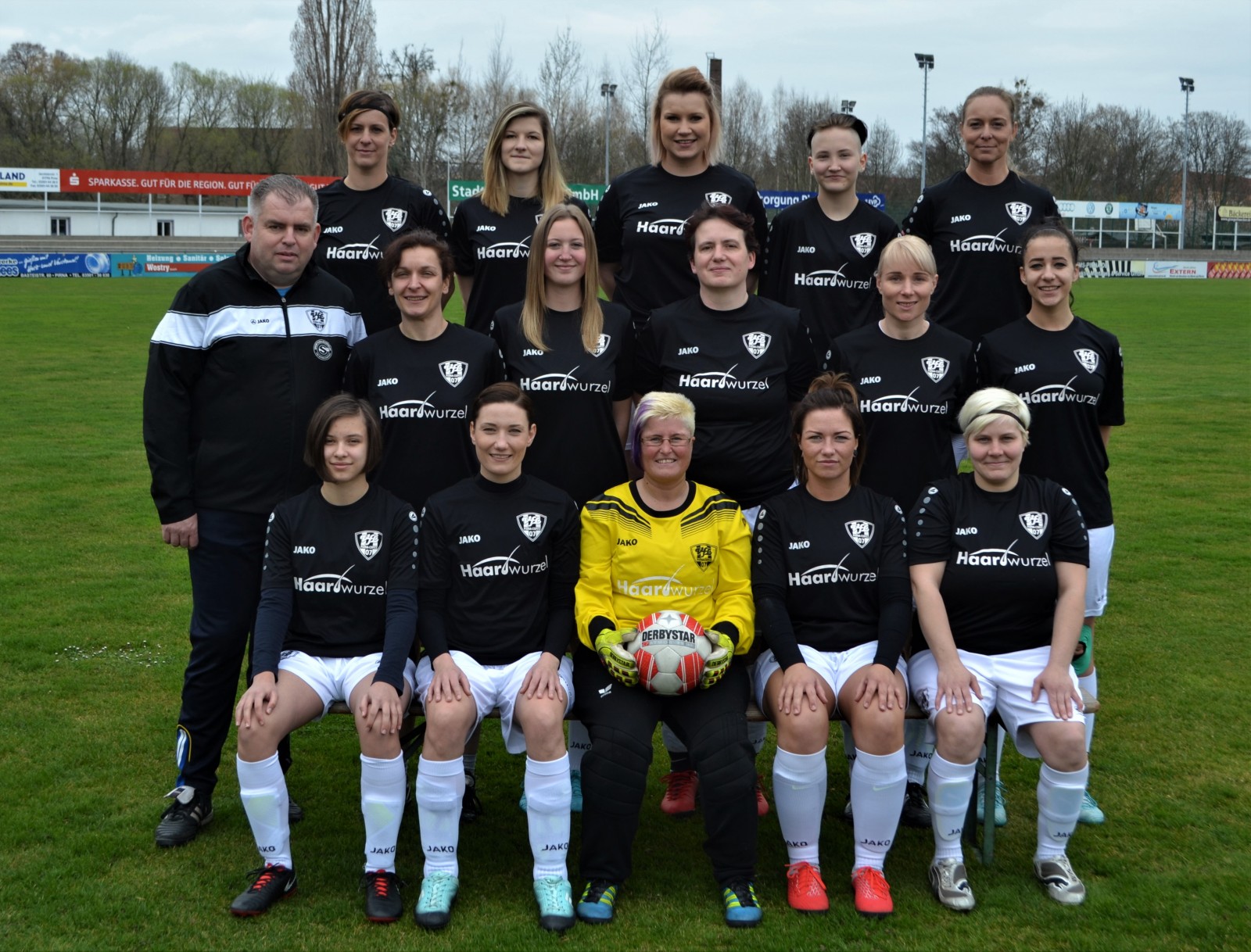 Zusammenhalt und Spielfreude: Die Frauenmannschaft 2019/2020 des VfL Pirna. Foto: VfL