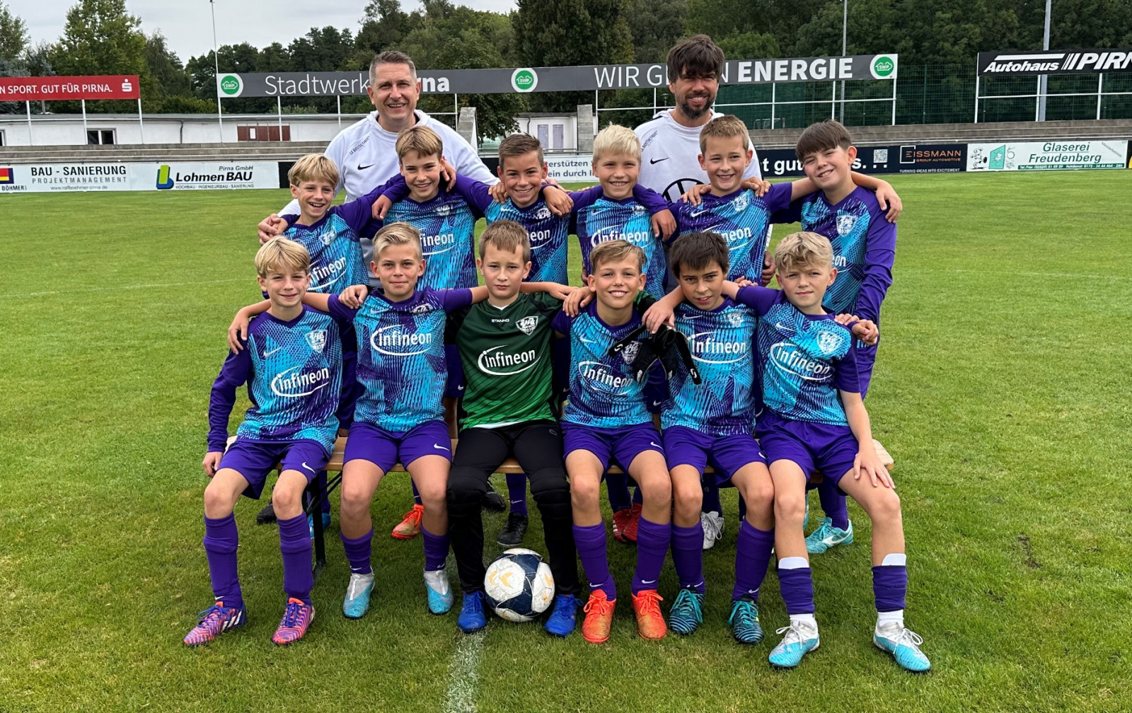 Spielen mit Freude und viel Teamgeist: Die D2-Junioren 2023/2024 des VfL Pirna. Foto: VfL