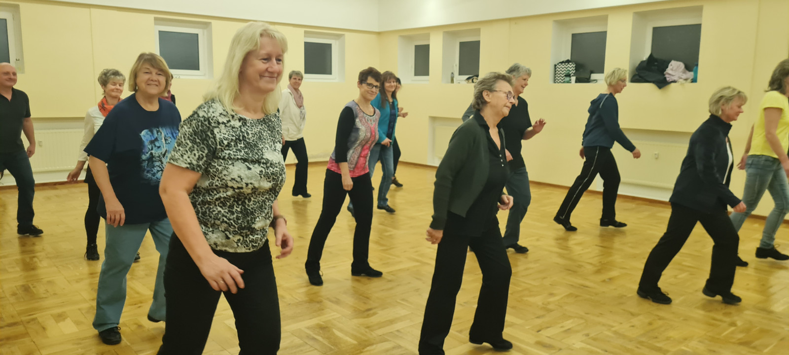 Die Line-Dance-Gruppe von Ines Jentzsch ist mit viel Freude dabei. Foto: privat