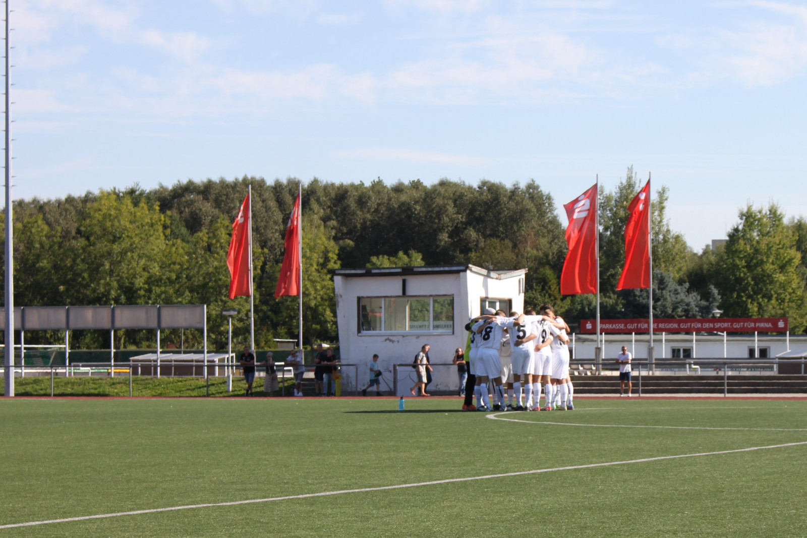 Die A-Junioren 2023/2024 des VfL Pirna leben Zusammenhalt und Konzentration. Foto: VfL