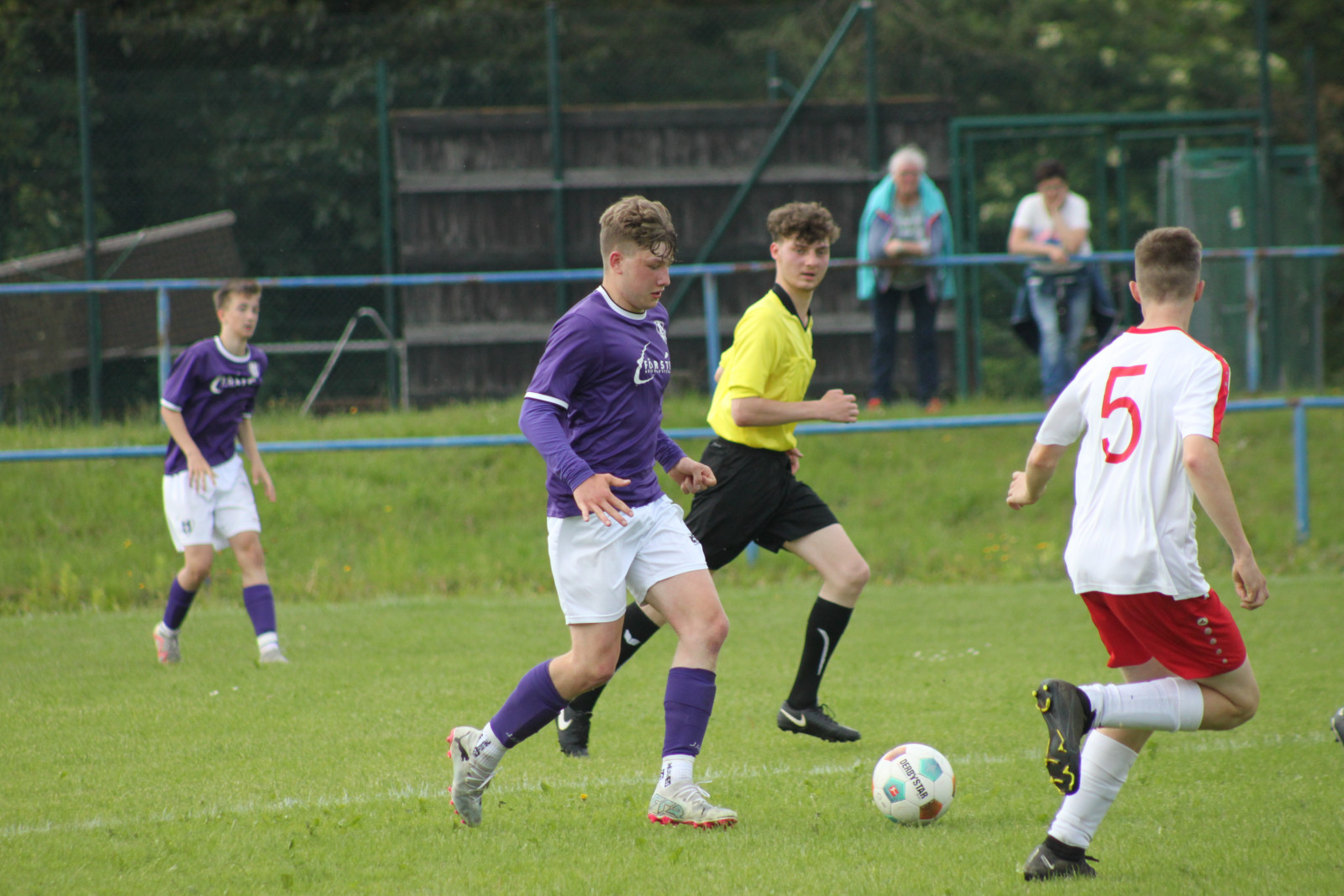 Spielt beherzt nach vorne: Die B-Jugend des VfL Pirna. Foto: VfL/Maximilian Arlt