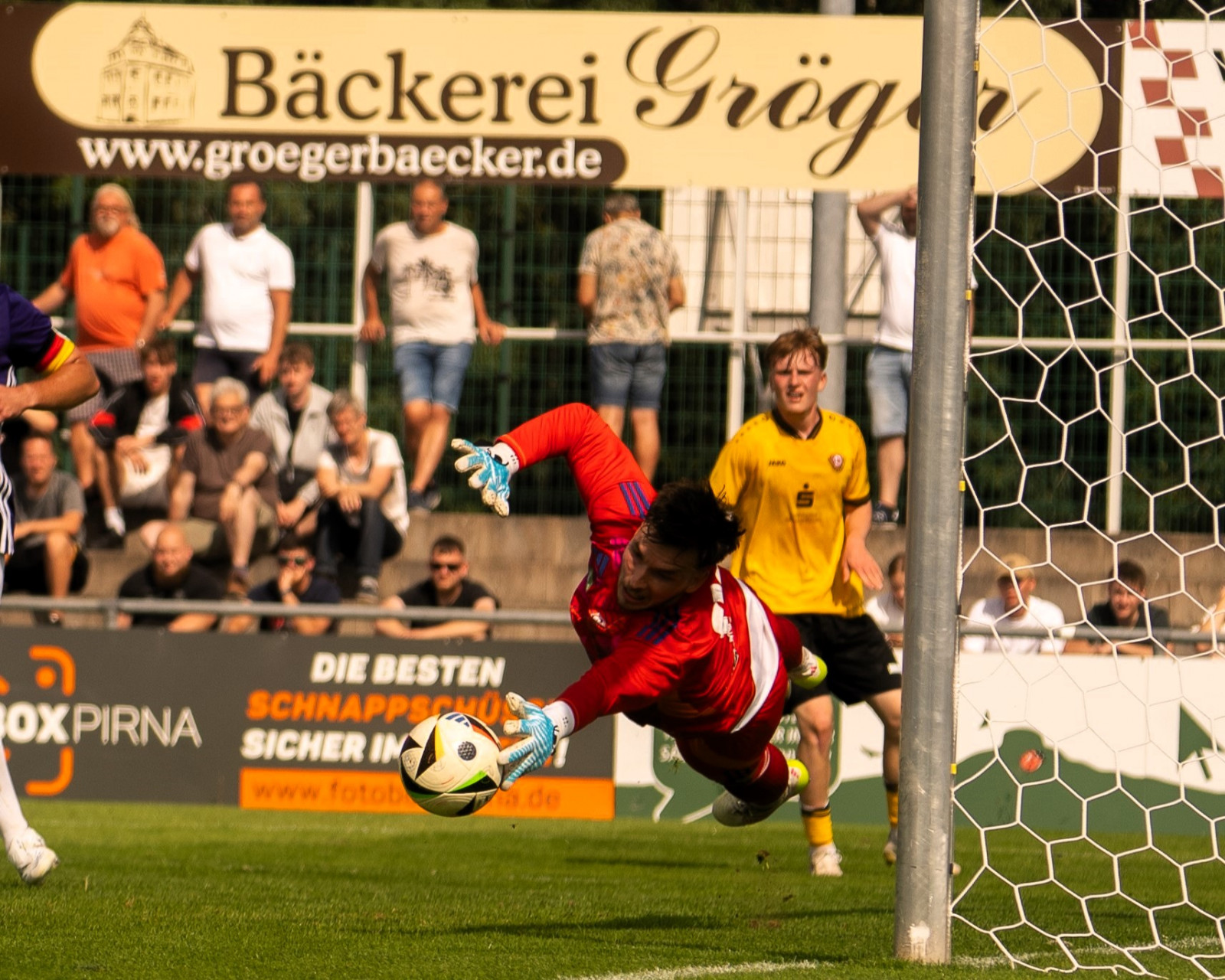 Starke Paraden und gute Präsenz - das zeichnet VfL-Torwart Tom Tippner aus. Foto: Tobias Frisch (Instagram: @tobiasfrisch)