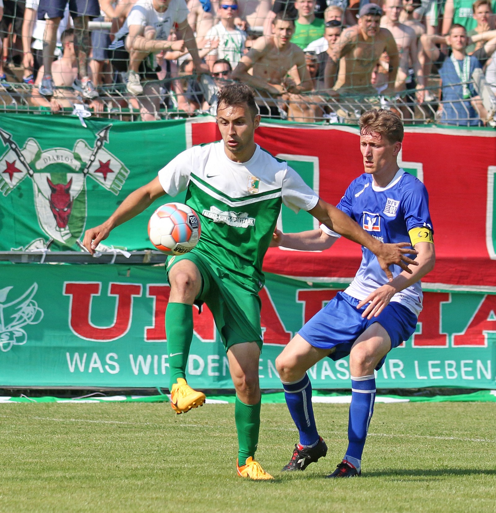 VfL-Zugang van Kolck (re.) stieg mit Bischofswerda in die Oberliga auf. Foto: BVF08/Bodo Hering