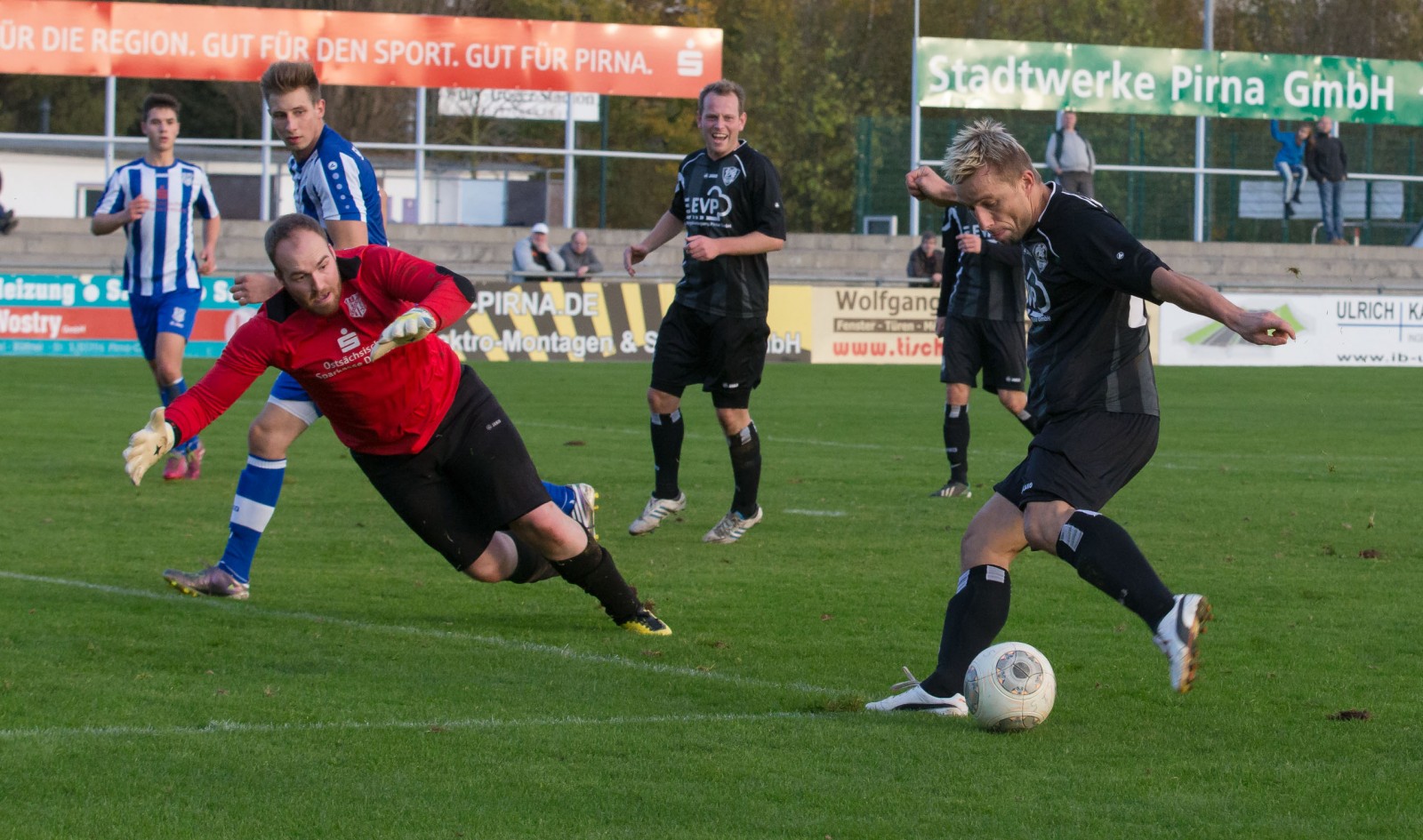 Nicht aufzuhalten: VfL-Torjäger Ronny Kreher. Foto: Marko Förster