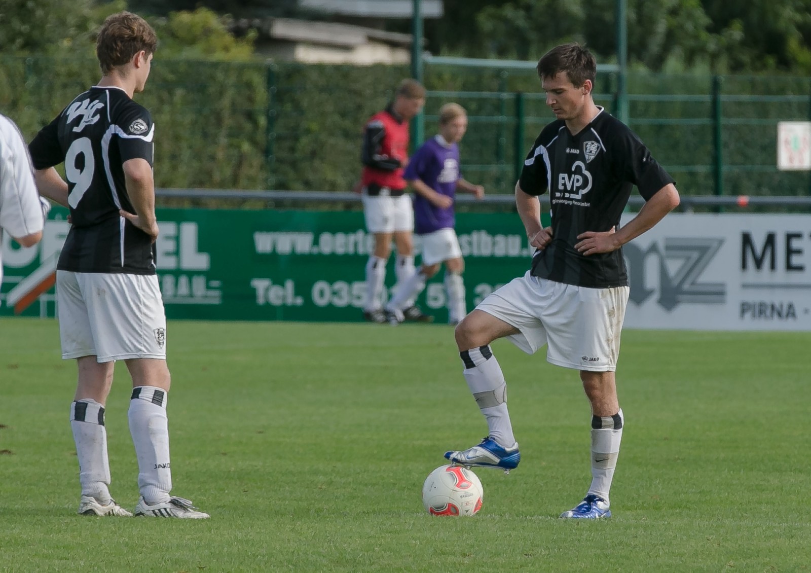 AnstoÃŸ! Die Copitzer Kleber (li.) und Schmidt am Punkt. Foto: Marko FÃ¶rster