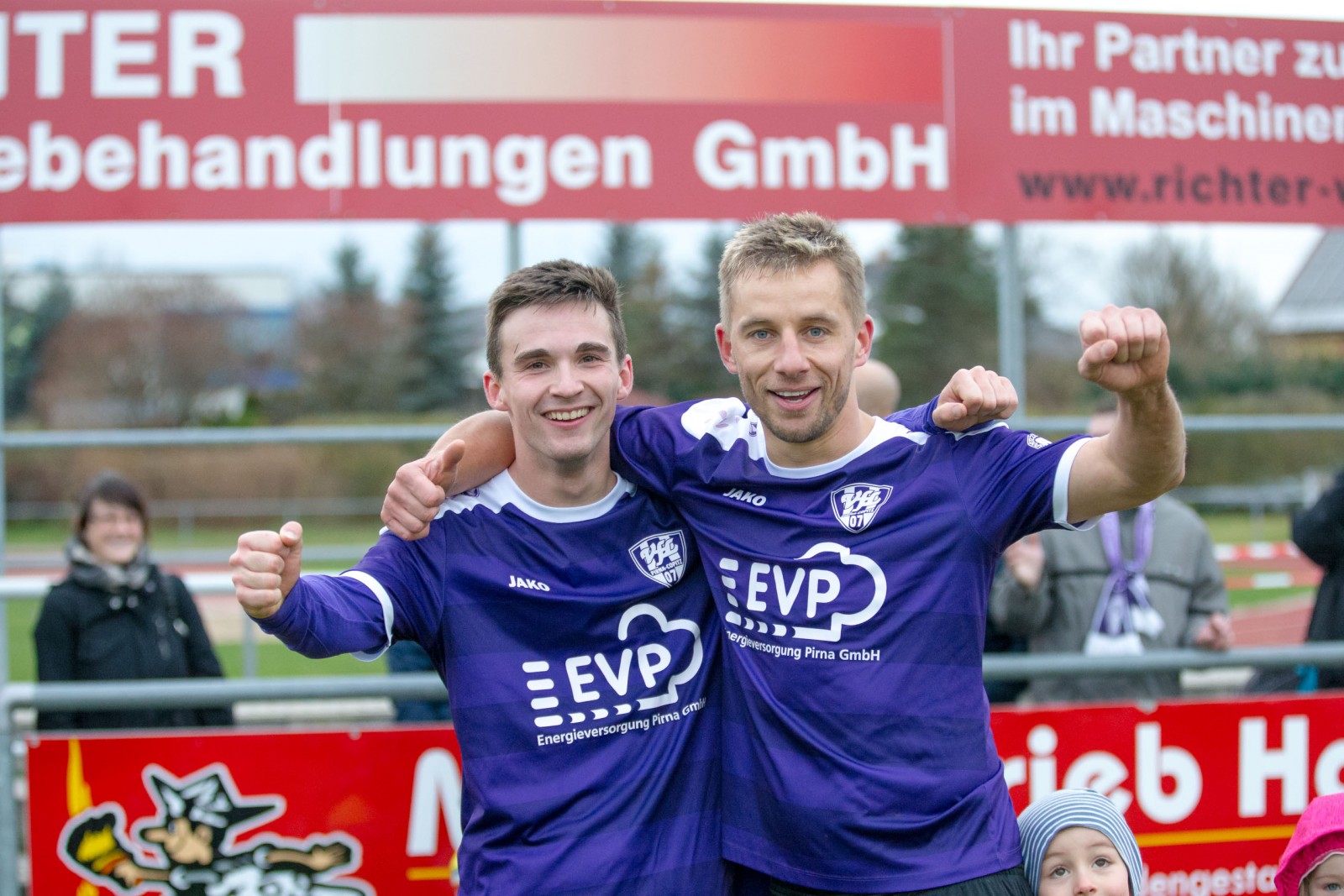 TorjÃ¤ger unter sich: Die beiden Pirnaer Martin Schmidt (li.) und Ronny Kreher. Foto: Marko FÃ¶rster