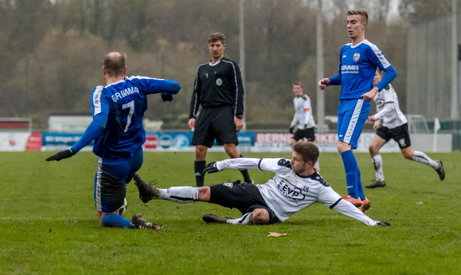 Gibt keinen Ball verloren: VfL-Spieler Robert Kluttig bei einer Grätsche. Foto: Marko Förster