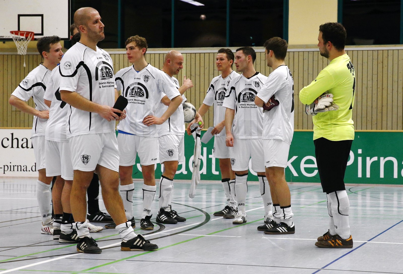 Der VfL verlor das Finale der Hallenkreismeisterschaft und wurde Zweiter. Foto: Marko Förster