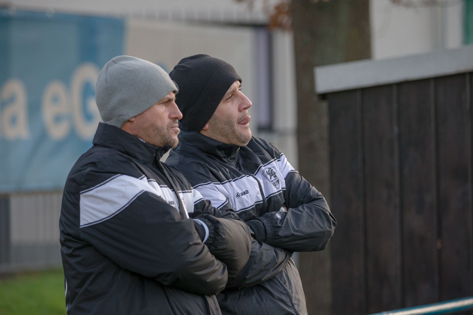 Achten auf jedes Detail: VfL-Trainer Elvir Jugo (re.) und sein Assistent Enrico MÃ¼hle. Foto: Marko FÃ¶rster