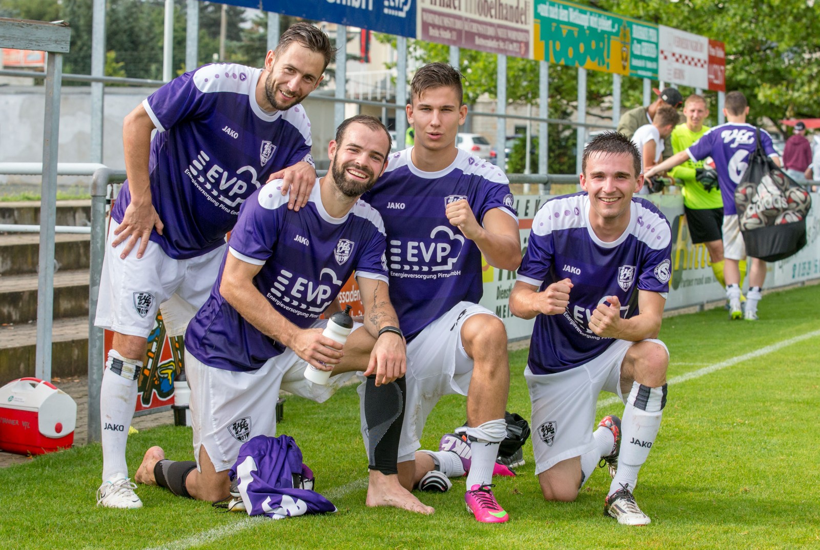 Vier fÃ¼r FÃ¼nf: Die VfL-Spieler Richard LÃ¤tsch (v. li. n. re.), Christoph Hartmann, Marius Riedel und Martin Schmidt trafen beim 5:2-Sieg gegen Riesa. Foto: Marko FÃ¶rster