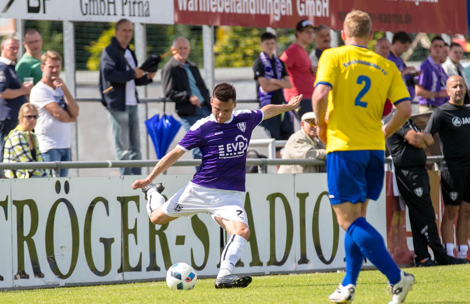 Ideengeber in der Offensive und feiner Techniker: Erik Weskott vom VfL Pirna. Foto: Marko Förster