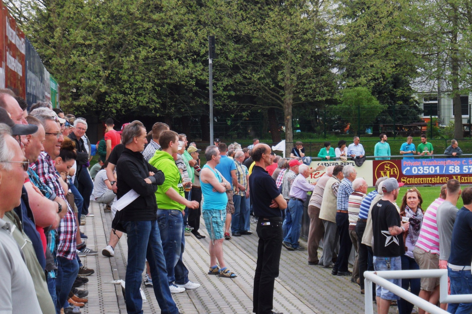 Etwa 200 Zuschauer sahen das Landkreis-Derby zwischen Pirna-Copitz und Wesenitztal. Foto: VfL/rz