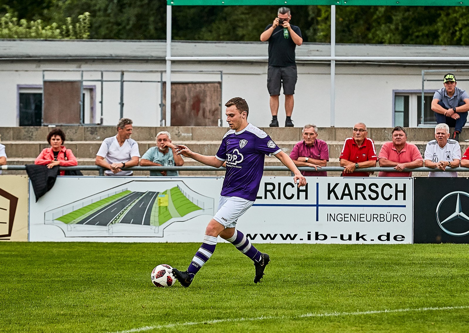 Enge Ballführung, großer Antreiber: VfL-Spieler Sebastian Scholz. Foto: Marko Förster