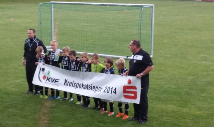 Die F-Junioren vom VfL sind Kreispokalsieger 2013/2014. Foto: VfL