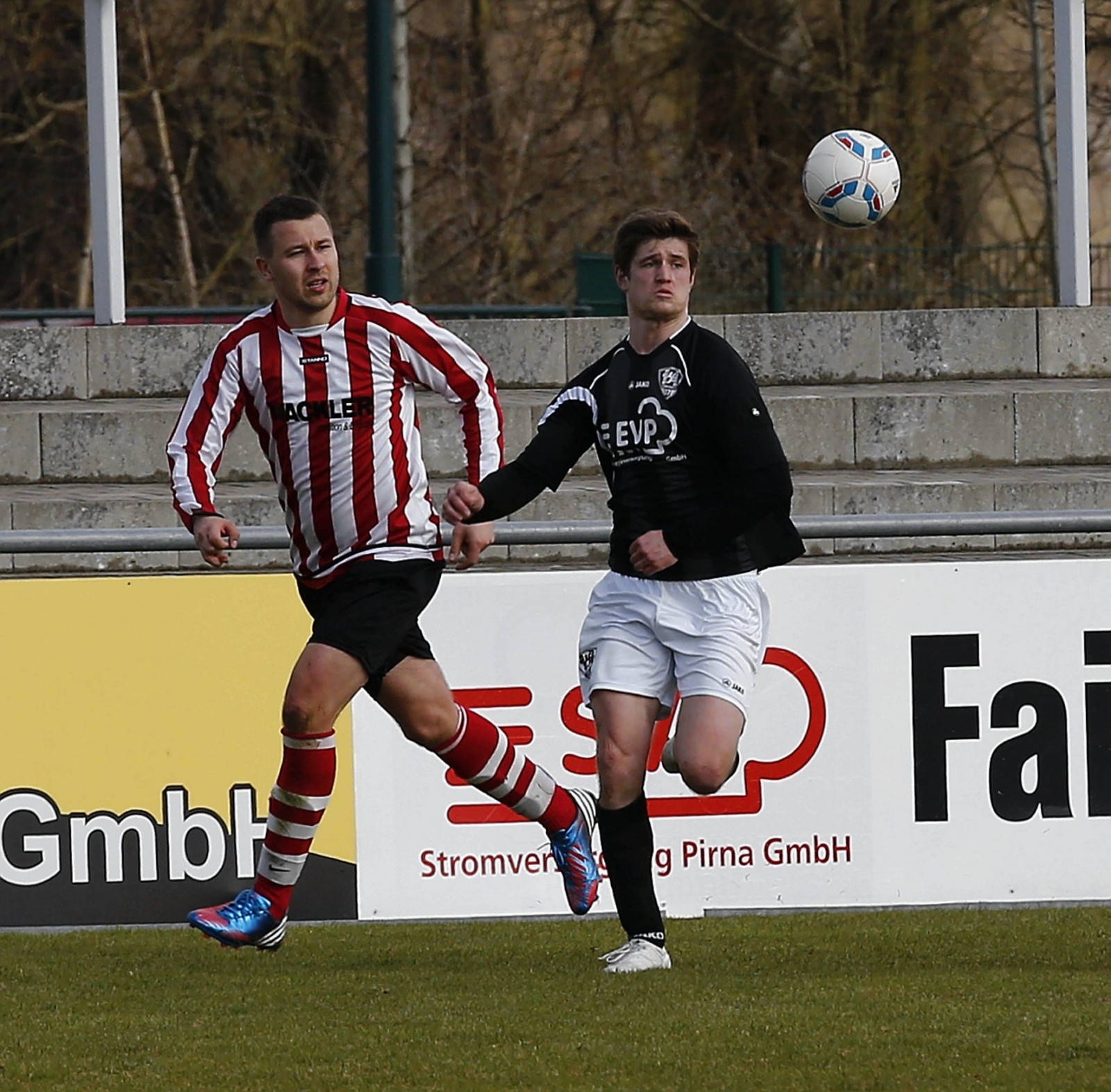 VfL-Torjäger Marcel Kleber tankt sich zum Ball. Foto: Marko Förster