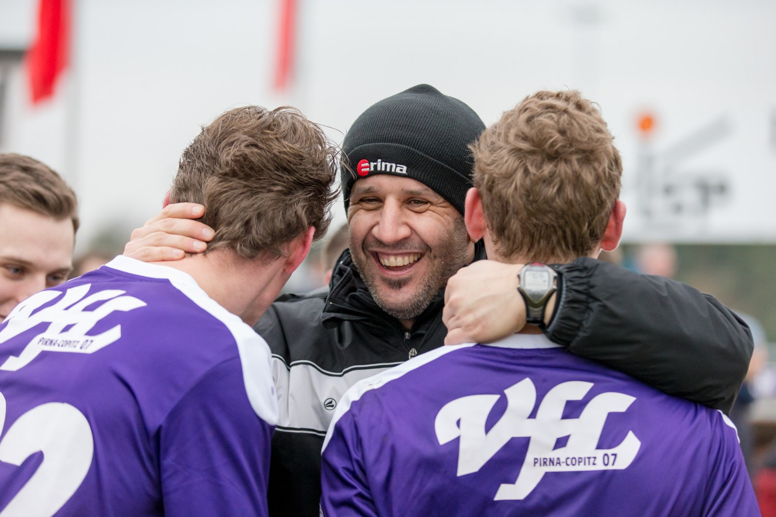 Herzt seine Spieler: VfL-Coach Elvir Jugo hat ein gutes Verhältnis zum Team. Foto: Marko Förster