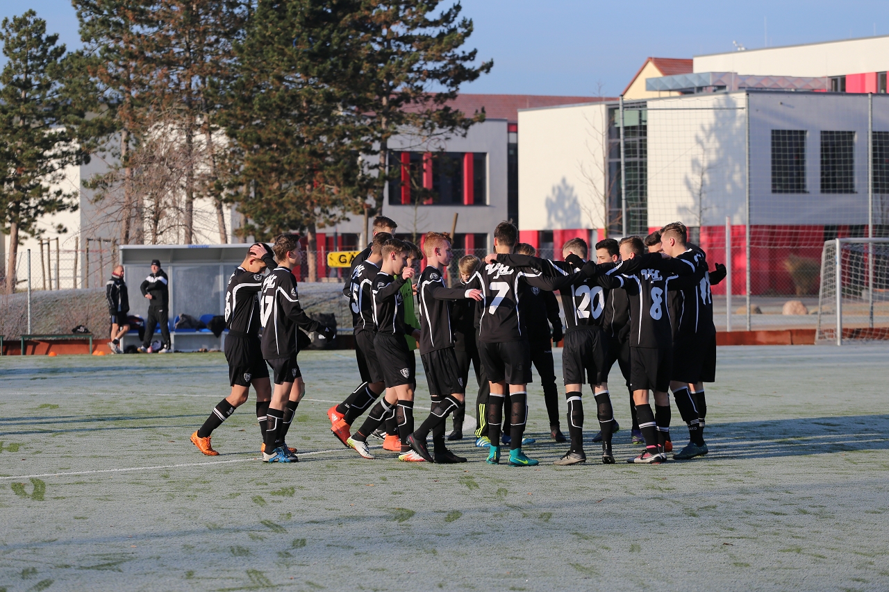 Teamgeist pur! Die B-Junioren des VfL Pirna. Foto: Hendrik Kühn
