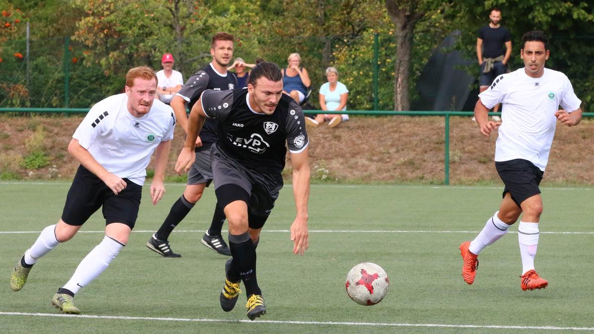 Macht sich auf zum Strafraum: VfL-Stürmer Stefan Höer. Foto: DNN-Sportbuzzer