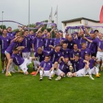 Aufstiegshelden 2015! Hier jubeln Trainer, Mannschaft, Betreuer und Fans vom VfL Pirna-Copitz. Foto: Marko Förster