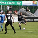 Fernschuss-Spezialist: VfL-Spieler Florian Glöß zieht aus der zweiten Reihe ab. Foto: www.denistrapp.de