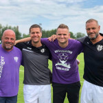 Zusammenhalt im Trainer-Team: Holger Weinhold (li.) und Lars Kleber (2.v.r.) trainieren die &quotZweite", Frank Paulus (2.v.l.) und Enrico Mühle (re.) coachen die &quotErste". Foto: VfL/rz