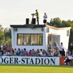 Vollbesetztes Willy-Tröger-Stadion.