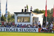 Vollbesetztes Willy-Tröger-Stadion.