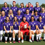 Verstehen sich nicht nur auf dem Rasen prima miteinander: Die Frauen-Mannschaft 2025/2026 des VfL Pirna-Copitz. Foto: VfL