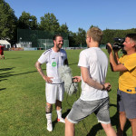 Analysieren und erklären: VfL-Kapitän Philipp Kötzsch im Interview bei Pirna-TV. Foto: VfL/rz