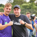 Gute Stimmung: VfL-Spieler Marcel Reck (li.) und VfL-Trainer Nico Kessler. Foto: Marko Förster