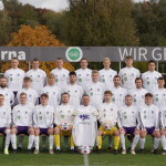Danke! Die Bar &quotHugos" in Pirna spendete der ersten Männermannschaft des VfL neue Pullover. Foto: VfL