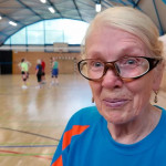 Elfriede Fritzsche-Barz vom VfL ist Pirnas älteste Volleyballerin. Screenshot: Pirna-TV