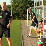 Viktor Löwe coacht die Lila-Weißen - gemeinsam mit Florian Glöß und John-Benedikt Henschel. Screenshot: Team Rabenfront