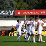 Freude, Jubel, Teamgeist! Die Lila-Weißen genießen gemeinsam einen Treffer. Foto: Marie Grasse