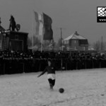 Sprecherturm und Zuschauertribüne: Schon in den 1970er Jahren stand das heutige Willy-Tröger-Stadion am gleichen Ort. Screenshot: www.panoramadigital.de