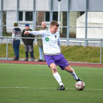 Wie im Lehrbuch: VfL-Spieler John-Benedikt Henschel sorgt mit seinen Schüssen regelmäßig für Torgefahr. Foto: Marko Förster