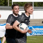 Junger Jubel: Martin Schmidt (li.) und Florian Kärger vom VfL Pirna. Foto: Marko Förster