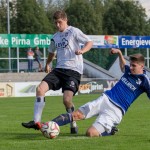 VfL-Angreifer Marcel Kleber wird im letzten Moment vom Ball getrennt. Foto: Marko Förster