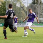 Und ab ins Tor! VfL-Stürmer John-Benedikt Henschel bei einem Schuss. Foto: Marko Förster