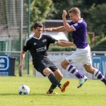 Kaum zu halten: VfL-Stürmer John-Benedikt Henschel zieht an seinem Gegner vorbei. Foto: Marko Förster