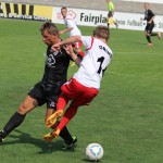 VfL-Stürmer Ronny Kreher im Zweikampf. Foto: Karsten Hannover/Grimma