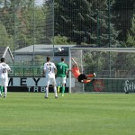 Starke Parade: VfL-Torwart Christian Tietz wehrt einen Schuss ab. Foto: www.denistrapp.de