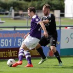 Spieleröffnung unter Gegnerdruck: VfL-Verteidiger Florian Glöß. Foto: www.denistrapp.de