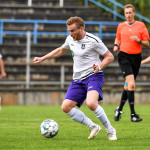 Fintenreich und mit Dynamik zieht VfL-Offensivspieler Jakob Funken in Richtung Strafraum. Foto: Jakob Reiche (Instagram: @foto_schiri_sport)