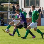 Gedoppelt: VfL-Stürmer Marius Riedel wird von zwei Gegenspielern bewacht. Foto: Marko Förster