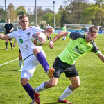 Kämpft um jeden Ball: VfL-Offensivspieler Florian Kärger setzt sich gegen seinen Gegenspieler durch. Foto: Marko Förster