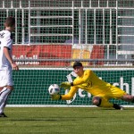 VfL-Torwart Christian Tietz packt sicher zu - ein guter Rückhalt. Foto: Marko Förster