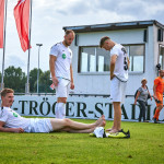 Völlig platt nach umkämpften 90 Minuten: Die VfL-Spieler Hendrik Weiße, Florian Müller und Moritz Schubert. Foto: Marko Förster
